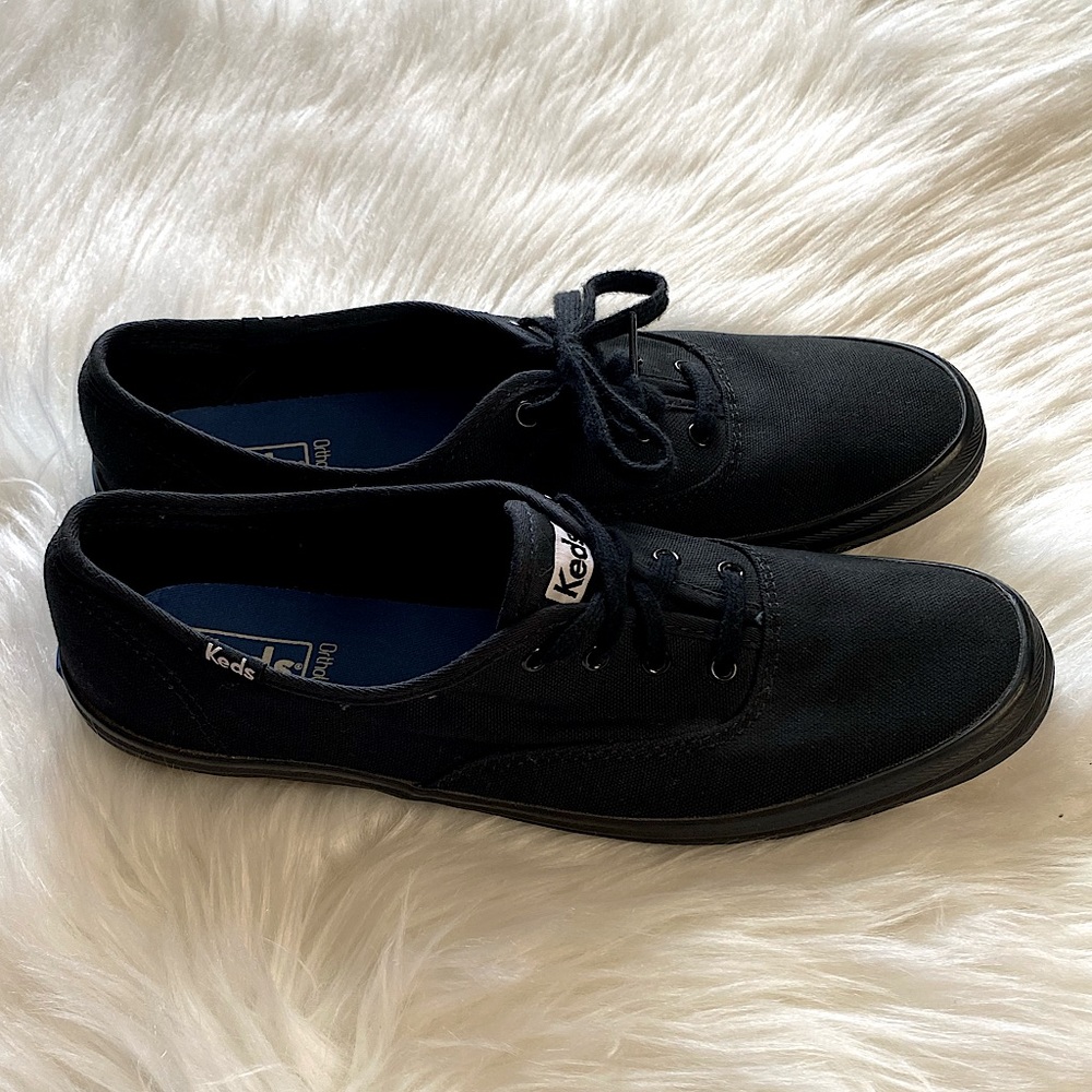 Solid black Keds women’s SIZE 8.5